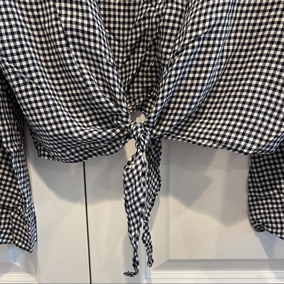 LF Gingham Crop Top with Tie - Never Worn! - Picture 6 of 11